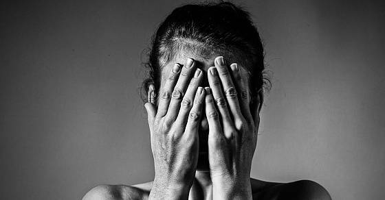«Несмотря на задолженности по алиментам, бывшему мужу удается выезжать за границу», — невыдуманные истории женщин, переживших домашнее насилие - elle.ua
