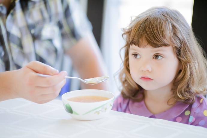 Почему ребенок плохо ест и как ему помочь - psychologies.ru
