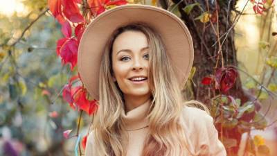 Как ухаживать за волосами в осенний период: секреты красоты актрисы Ольги Сторожук - beauty.ua