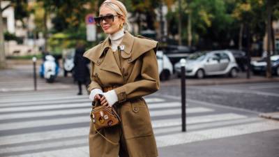 Ханна Леони - Даур Каролин - Streetstyle: какие пальто выбирают модницы этой осенью - vogue.ua