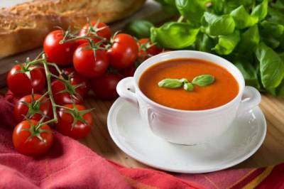 Согреет холодным днем: готовим итальянский пряный томатный суп - milayaya.ru - Россия
