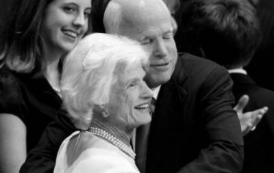 В 108 лет умерла мать Джона Маккейна... - hochu.ua - Сша