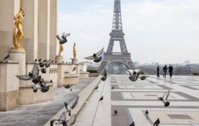 Эммануэль Макрон - Во Франции вводят комендантский час из-за пандемии коронавируса - hochu.ua - Франция - Париж