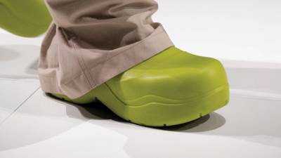 Вещь дня: резиновые ботинки Bottega Veneta - vogue.ru
