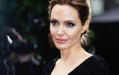 Анджелина Джоли - "Знай свої права": Анджеліна Джолі та Amnesty International випустять спільну книгу для підлітків - hochu.ua