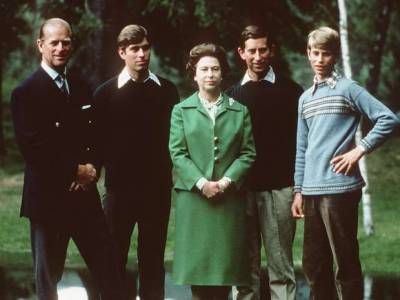 Чарльз - принц Филипп - принц Эндрю - Эдвард - Почему королевским наследникам запрещено называть родителей мамой и папой - lublusebya.ru