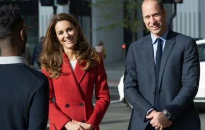 Alexander Macqueen - Кейт Миддлтон - принц Уильям - Образ дня: Кейт Миддлтон и принц Уильям посетили фотовыставку, посвященную пандемии коронавируса (ФОТО) - hochu.ua - Англия