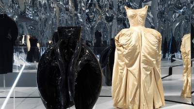 Эндрю Болтон - Что нужно знать о новой выставке Met, посвященной истории моды - vogue.ru