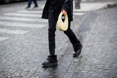 Самая популярная сумка осени найдена - vogue.ua - Нью-Йорк - Париж - Лондон