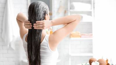 Швидка допомога для сухого і пошкодженого волосся: три засоби, які повернуть волоссю блиск - beauty.ua