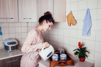 Очищаем от накипи: как почистить чайник лимонной кислотой - milayaya.ru