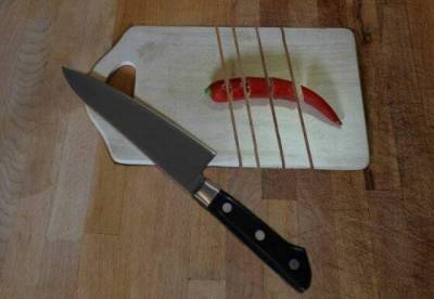 Как заточить ножи до идеальной остроты без камней и заточки - lifehelper.one