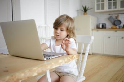 Как защитить ребенка в Интернете в разном возрасте? - liza.ua - Україна