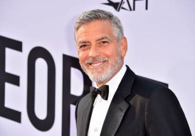 Джордж Клуни - 14 самых близких друзей Джорджа Клуни получили по 1 млн.долларов от актера за помощь в трудные времена - starslife.ru