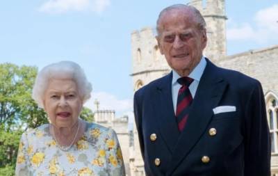 королева Елизавета II (Ii) - принц Филипп - принц Луи - Елизавета Королева - принц Джордж - принцесса Шарлотта - Хартнелл Норман - Королева Елизавета II и принц Филипп отмечают 73-ю годовщину свадьбы - hochu.ua - Англия