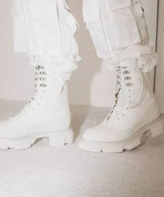 White fall: белоснежные ботинки Both на платформе - elle.ru