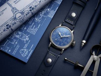 Аксессуар дня: небесно-голубые часы Zenith Pilot Ty... - glamour.ru