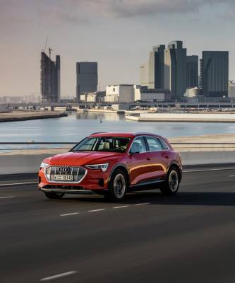 Сила энергии и прогресса: Audi Россия представили полностью электрический SUV Audi e-tron - elle.ru - Россия