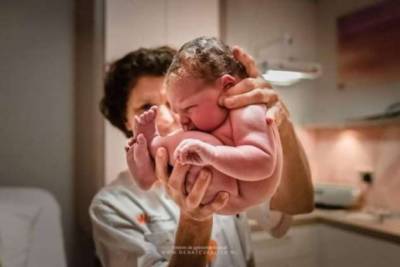 Рождение новой жизни: фотографии новорожденных и их мам - chert-poberi.ru