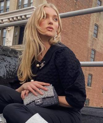 Эльза Хоск - Zara - Чудо-женщина: беременная Эльза Хоск в жакете Chanel и облегающих брюках Zara - elle.ru