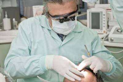 Ученые обнаружили, что коронавирус может привести к выпадению зубов - milayaya.ru - New York - штат Калифорния
