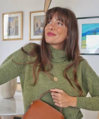 Жюли Феррери - Сочетайте зеленый свитер с голубыми джинсами, как француженка Жюли Феррери - elle.ru