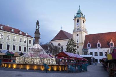 Что попробовать и посмотреть на рождественском базаре в Братиславе? - lifehelper.one - Прага - Словакия - Будапешт - Братислава