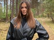 Николь Потуральски - Самый простой способ внедрить модный кожаный плащ в свой гардероб: демонстрирует Николь Потуральски - cosmo.com.ua
