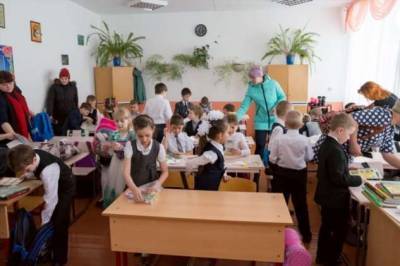 Люди рассказали о странных одноклассниках, которых запомнили лучше, чем все школьные предметы - milayaya.ru