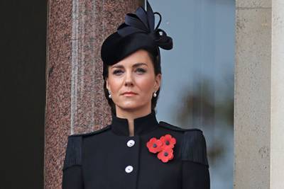 королева Елизавета II (Ii) - Кейт Миддлтон - принц Уильям - Kate Middleton - Кейт Миддлтон, принц Уильям, королева Елизавета II на торжественной церемонии в честь Дня памяти павших - spletnik.ru - Лондон - Англия