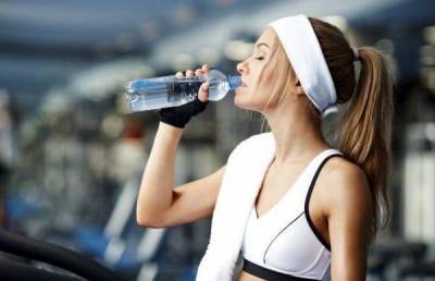 ​Как правильно пить воду во время тренировок - lifehelper.one