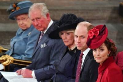 королева Елизавета II (Ii) - принц Гарри - Кейт Миддлтон - принц Уильям - принц Эндрю - принц Чарльз - Джеффри Эпштейн - принц Эдвард - герцогиня Камилла - Елизавета Королева - принцесса Анна - графиня Софи - Королева Елизавета II создала специальную группу из восьми членов королевской семьи - spletnik.ru