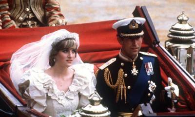 принцесса Диана - Диана Спенсер - принц Чарльз - Роберт Лейси - Почему принцесса Диана не могла надеть на свою свадьбу туфли на высоком каблуке - marieclaire.ru