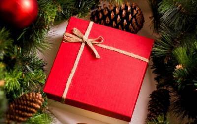 Что класть под елку: список нужных подарков - hochu.ua