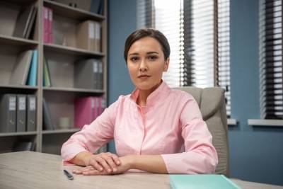 Звезда сериала «Женский доктор» дала интервью: «Моя героиня небезосновательно раздает всем перца» - liza.ua - Украина - Швейцария