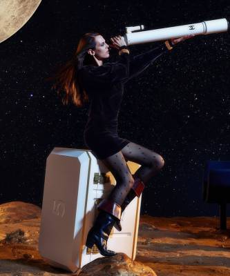 Летим на луну: Chanel представили новый космический фильтр в интстаграме - elle.ru