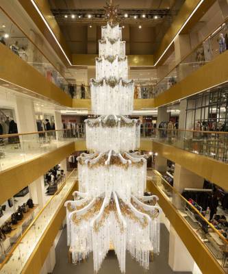 Праздничную елку Swarovski установили в ЦУМе - elle.ru - Россия - Нью-Йорк
