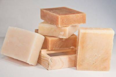 Хозяйственное мыло: 9 способов применения для красоты и здоровья - lifehelper.one
