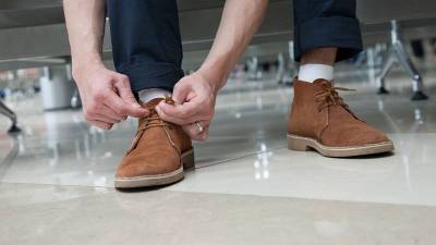Как убрать соль с замшевой обуви? 2 простых способа для дома - lifehelper.one