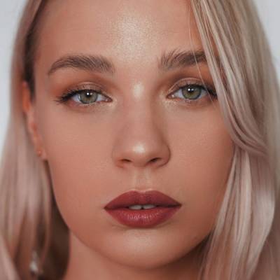 Рина Николь: 10 любимых средств для макияжа на кажд... - glamour.ru