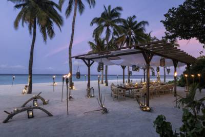 Перезагрузка: почему стоит посетить Hurawalhi Island Resort на Мальдивах - vogue.ua