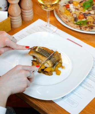 Рецепт дня: филе палтуса с запеченной тыквой, грибами и сливочным соусом - elle.ru