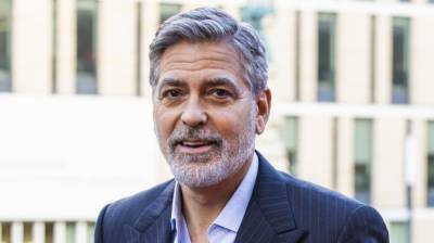Джордж Клуни - Джордж Клуни рассказал, как играет в Санту со своими детьми - tatler.ru - Англия