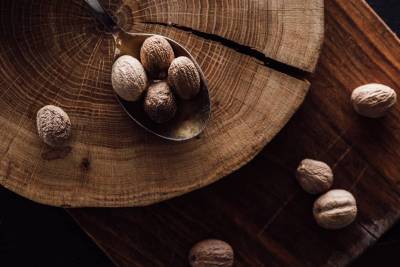 Чем вреден и полезен мускатный орех? - lifehelper.one - Индонезия