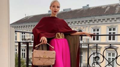 Instagram-отчет: как streetstyle-звезды носят новую сумку Valentino - vogue.ua