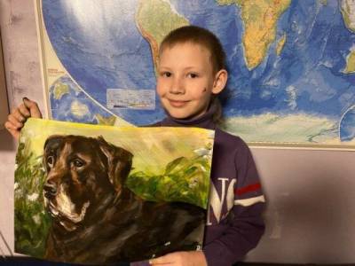 10-летний художник из российской глубинки рисует на заказ портреты домашних любимцев и помогает уличным животным - mur.tv