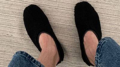 saint Laurent - Homies Footwear — питерский бренд домашних тапочек, которые можно носить на улице - vogue.ru - Sander