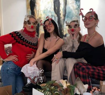 Анвар Хадид - Дуа Липа встретила Рождество с семьей Джиджи и Белл... - glamour.ru