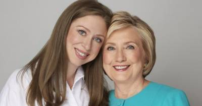 Хиллари Клинтон - Хиллари Клинтон и ее дочь снимут документальный сериал про сильных женщин - womo.ua