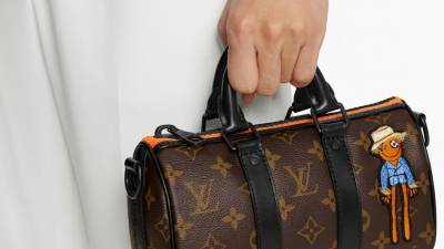 Louis Vuitton - Louis Vuitton выпустили мини-версии сумок Keepall и Steamer - vogue.ru - Париж